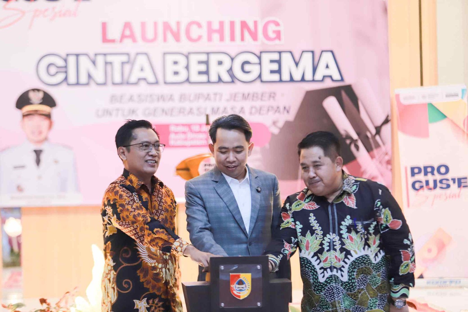 Beasiswa Pemkab Jember Buka Peluang Kuliah di China dan Timur Tengah Beasiswa Pemkab Jember Buka Peluang Kuliah di China dan Timur Tengah